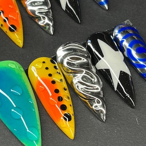 Mix design press on nails|short glue on nails|long fake nails|custom nails|handmade nails|colorful nails|chrome nails|star design press ons