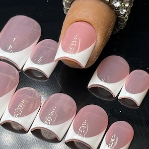 White French press on nails|classic French tip glue on nails| French tips fake nails|long nails| short nails|extra short nails|handmade nail