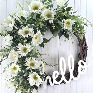 Daisy Wreath for Front Door | White Floral Grapevine Door Decor | Rustic Welcome Door Hanger | Spring Summer Country Home Wall Decor