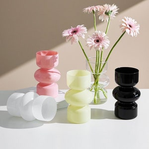 Nordic wavy glass vase, Elegant round wavy vase, Flower Arrangement decor, pastel modern glass vase, minimalist interior, wedding decor