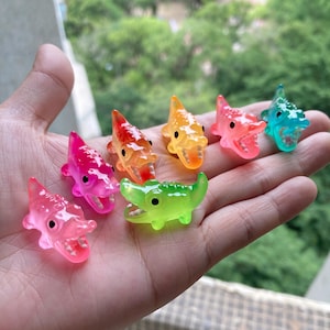 Mixed Glow in the dark cute Alligator Crocodile Resin fluorescent Cabochon DIY Craft Supplies Phone Decor Material Hair Accessories