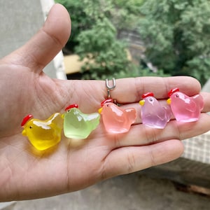 Blandad självlysande söt kycklingberlock harts harts fluorescerande cabochon DIY hantverksmaterial telefondekor material håraccessoarer