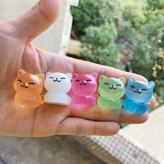 Mixed Glow in the dark Mini Cat cute Animals charm resin fluorescent Cabochon DIY Craft Supplies Phone Decor Material Accessories 24*19mm