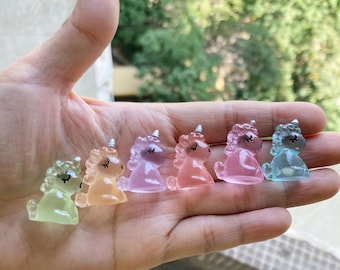 Mixed Glow in the dark Unicorn horse Animals charm resin Resin fluorescent Cabochon DIY Craft Supplies Phone Decor Accessories 20*26mm