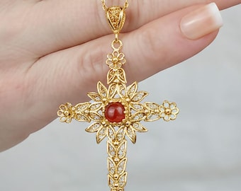 Collier pendentif croix gothique cornaline en or, pierres précieuses rouges faites main en filigrane gothique floral chrétien bijoux femmes, argent massif plaqué or