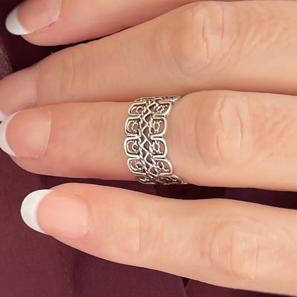 Sterling Silver Filigree Art Women Knuckle Ring, Adjustable Solid Silver Everyday Tea Ring for Women and Girls