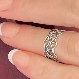 Sterling Silver Filigree Art Women Eye of Horus Knuckle Ring, Adjustable Solid Silver Everyday Tea Ring for Women and Girls