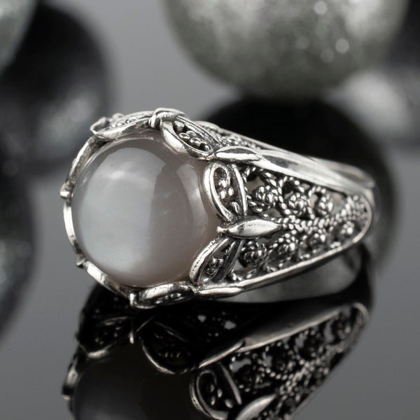 925 Sterling Silver Women Gray Moonstone Cocktail Ring , Filigree Art Embroidery Detailed Rainbow Moonstone Mini Dome Ring