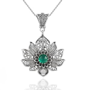 Smaragd Edelstein Sterling Silber Filigree Lotus Blume Frauen Anhänger Halskette, handgefertigte Massivsilber Rubin Edelstein Frauen Charme Halskette