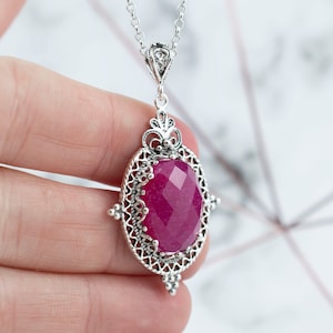 Rubin Korund 925 Sterling Silber Anhänger Halskette mit 20 &quot;-Kette für Frauen
