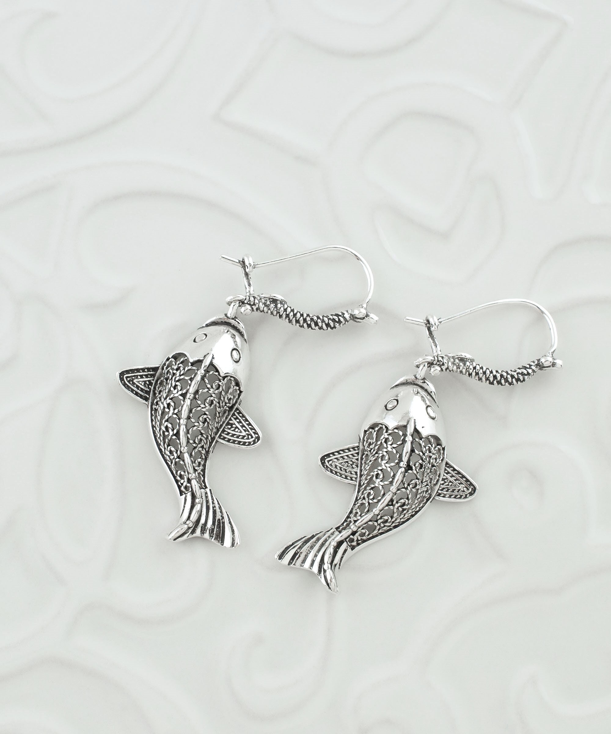 Dangle fish shop