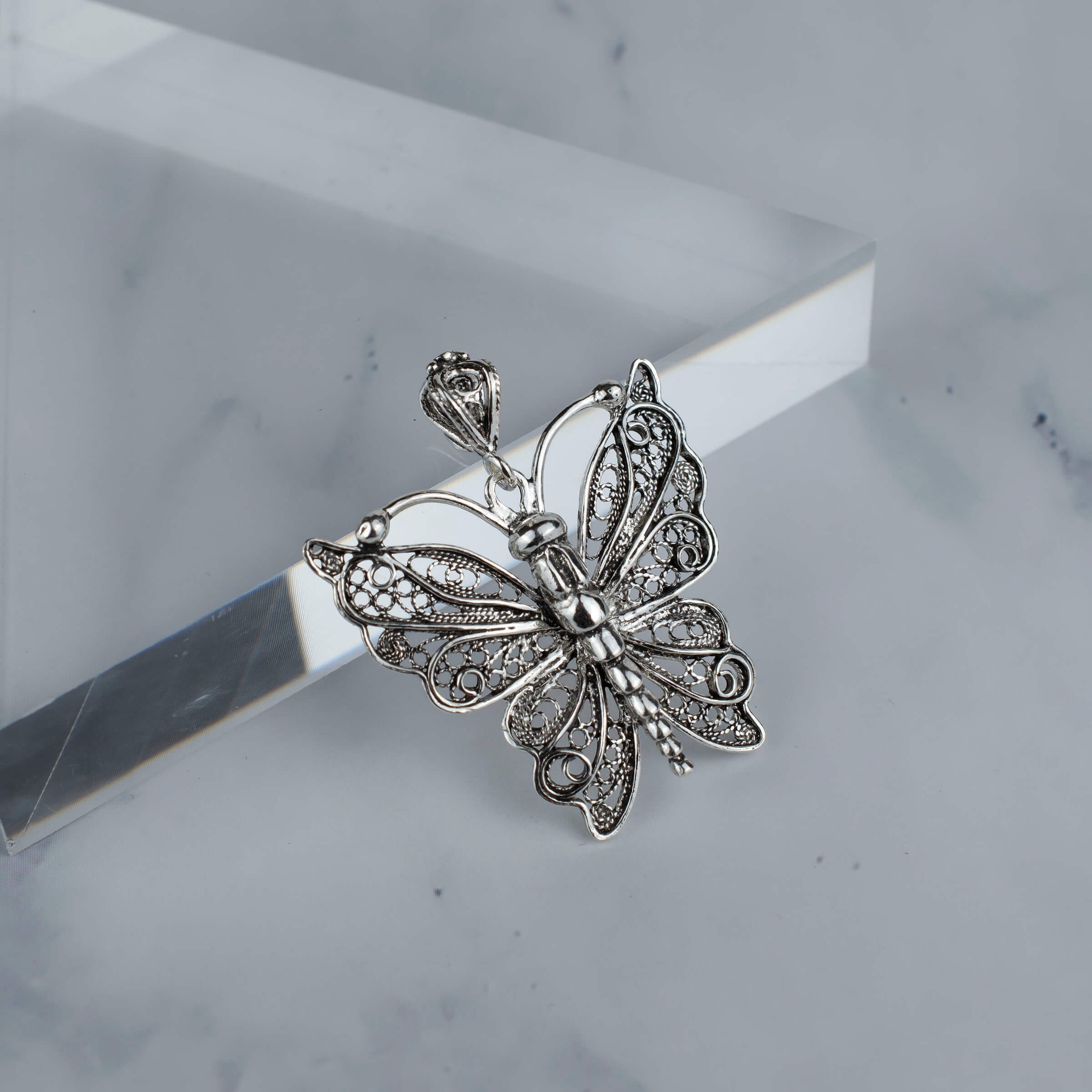 Collier Sautoir Papillon - Style Filigrane Argenté - Garanti Sans Nickel - Neuf
