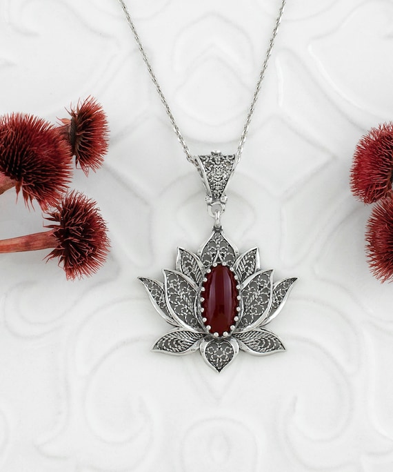 Pendentif Ancien En Argent Massif Avec Pierre Rouge - Occasion Adorable
