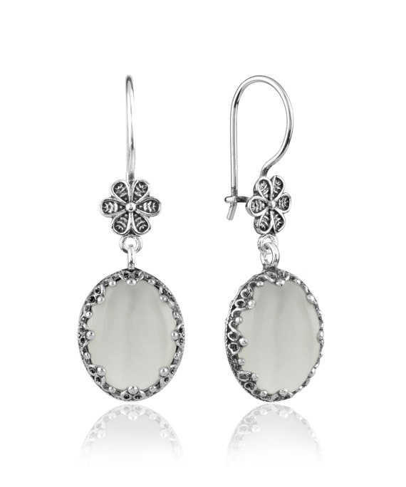 Filigree Art 925 Sterling Silver Women Dangle Drop Earrings, Solid Silver Handmade Chandelier Mother of Pearl Gemstone Women Earrings