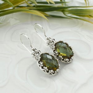 Alexandriet edelsteen sterlingzilver handgemaakte filigraankunst vrouwen ovale oorbellen, amethist, blauwe topaas, citrien, robijnrode kroonoorbellen afbeelding 3