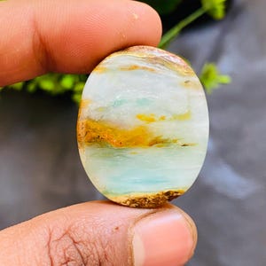 Cabochão de Opala Andina: Pedra Preciosa Peruana Azul Natural, Oval (35x29x9 MM)