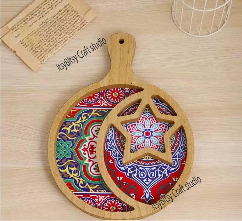 Ramadan decorative tray
Ramadan gift tray
Ramadan serving tray
Ramadan trays
Islamic pattern tray
Islamic gift
Islamic wooden tray
Masjid design tray
Ramadan home decor
Eid home decor
Eid gift
Eid table decor
Ramadan table decor