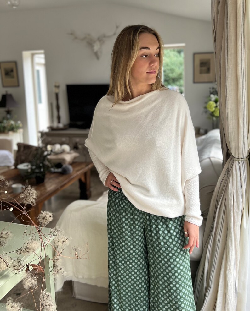 Asymmetric Grey jumper Bild 4