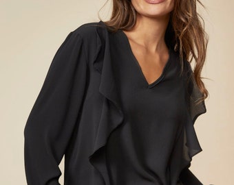 Ruffle blouse in black