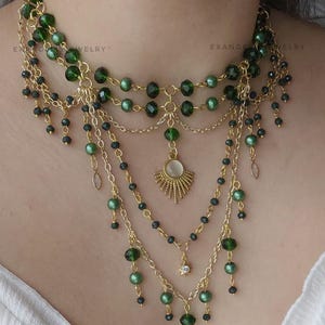 Smaragd Grün Layered Halskette, Fairycore Gold Statement, Wald inspirierter Elfen Schmuck