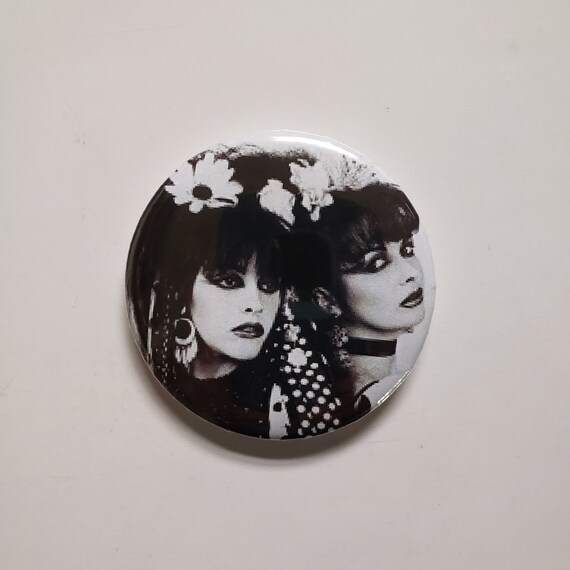 Strawberry Switchblade Large 2.25