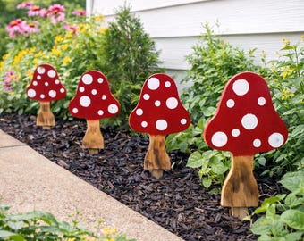 4 Pack Mushroom Yard Stakes