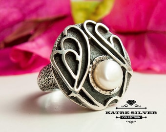 Handmade Sterling Silver Pearl Ring: Unique Vintage Design