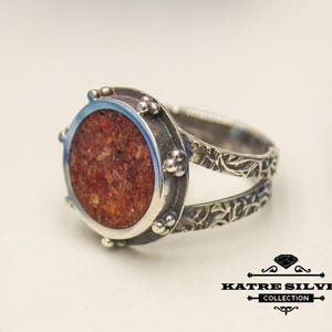 Handgemaakte ring met koraalsteeninleg: 925 sterling zilveren boho-sieraden afbeelding 4