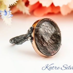 Anillo de cuarzo rutilado negro, anillo de plata oxidada, anillo de plata esterlina, anillo de plata negra, anillo ovalado vintage, regalo de aniversario para ella