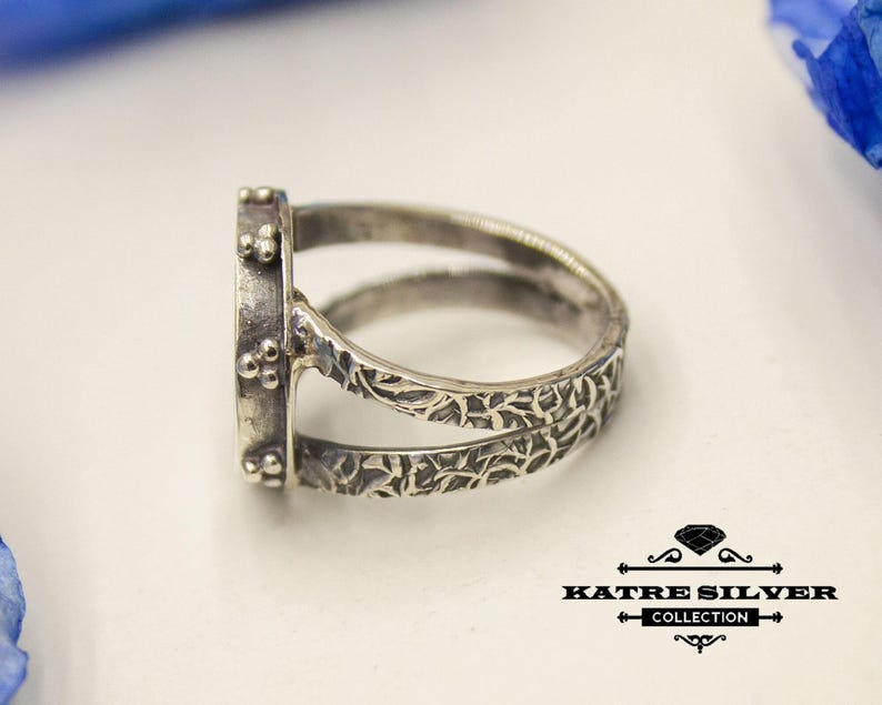 Handgemaakte ring met koraalsteeninleg: 925 sterling zilveren boho-sieraden afbeelding 6