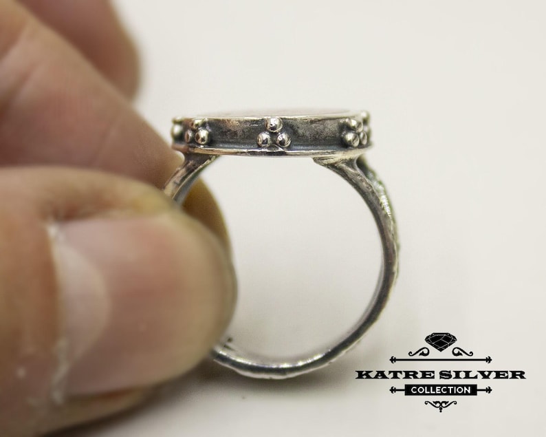 Handgemaakte ring met koraalsteeninleg: 925 sterling zilveren boho-sieraden afbeelding 8
