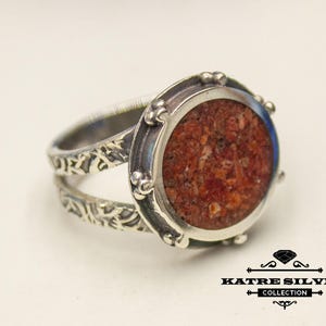 Handgemaakte ring met koraalsteeninleg: 925 sterling zilveren boho-sieraden afbeelding 5