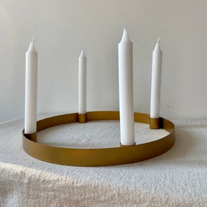 Candle holder Advent wreath Advent Christmas Winter Candles Gold metal ring Around mit weißen Kerzen