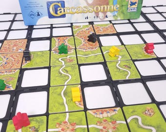 Spielgitter passend für Carcassonne, optimaler Halt durch Steckverbindung | für 3x3 Plättchen | weiteres Zubehör