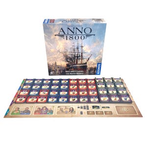 Puede incluir: Un juego de tres tazas de cerámica con un acabado mate moteado. Las tazas son de color crema, gris claro y gris oscuro. Cada taza tiene un diseño simple y minimalista, ideal para café o té.