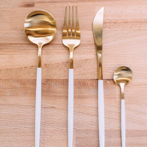 Modern Flatware Set image 3