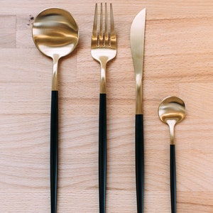 Modern Flatware Set image 1