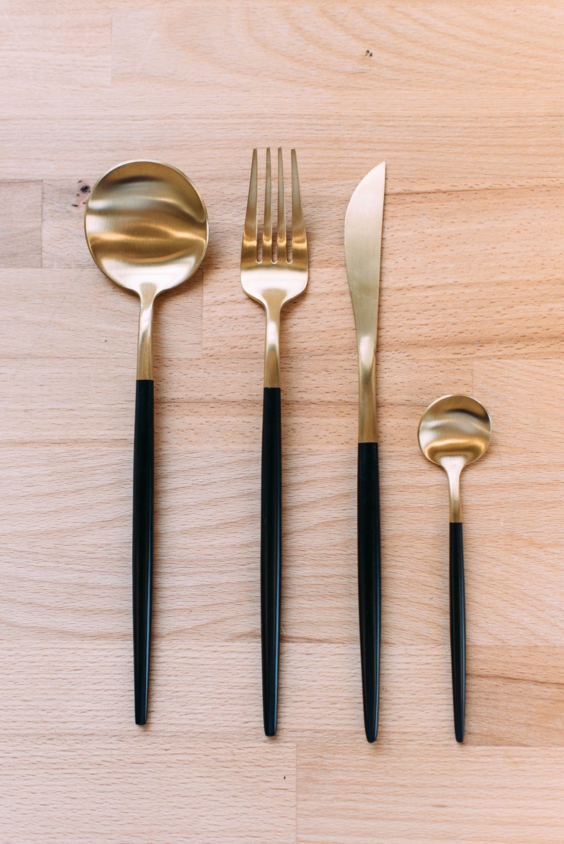 Modern Flatware Set image 1