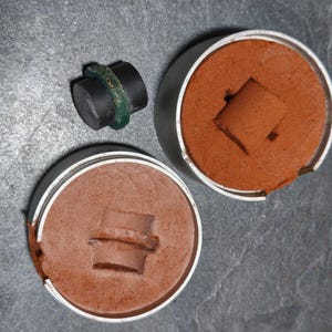 Delft clay ring casting jig tool, cylinder centering tool, 6 finger sizes, jeweler's jewelry casting | texture