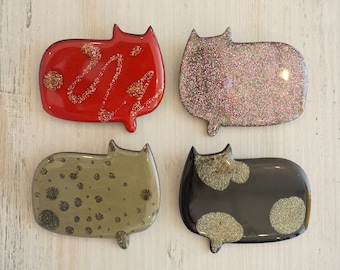 Black, Red, Gray and Glitter Cat Brooch made of wood and resin by Dissimilar Atelier