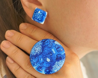 Statement Ring and Earrings Set - Dark Blue and White, Summer vibes,  Wood & Resin by Dissimilar Atelier