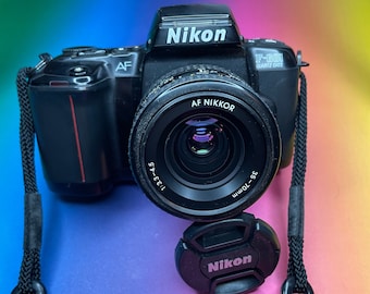 Nikon F601 AF 35mm SLR Analog Film Camera + 35-70mm f3.3-4.5 AF D Nikkor Lens