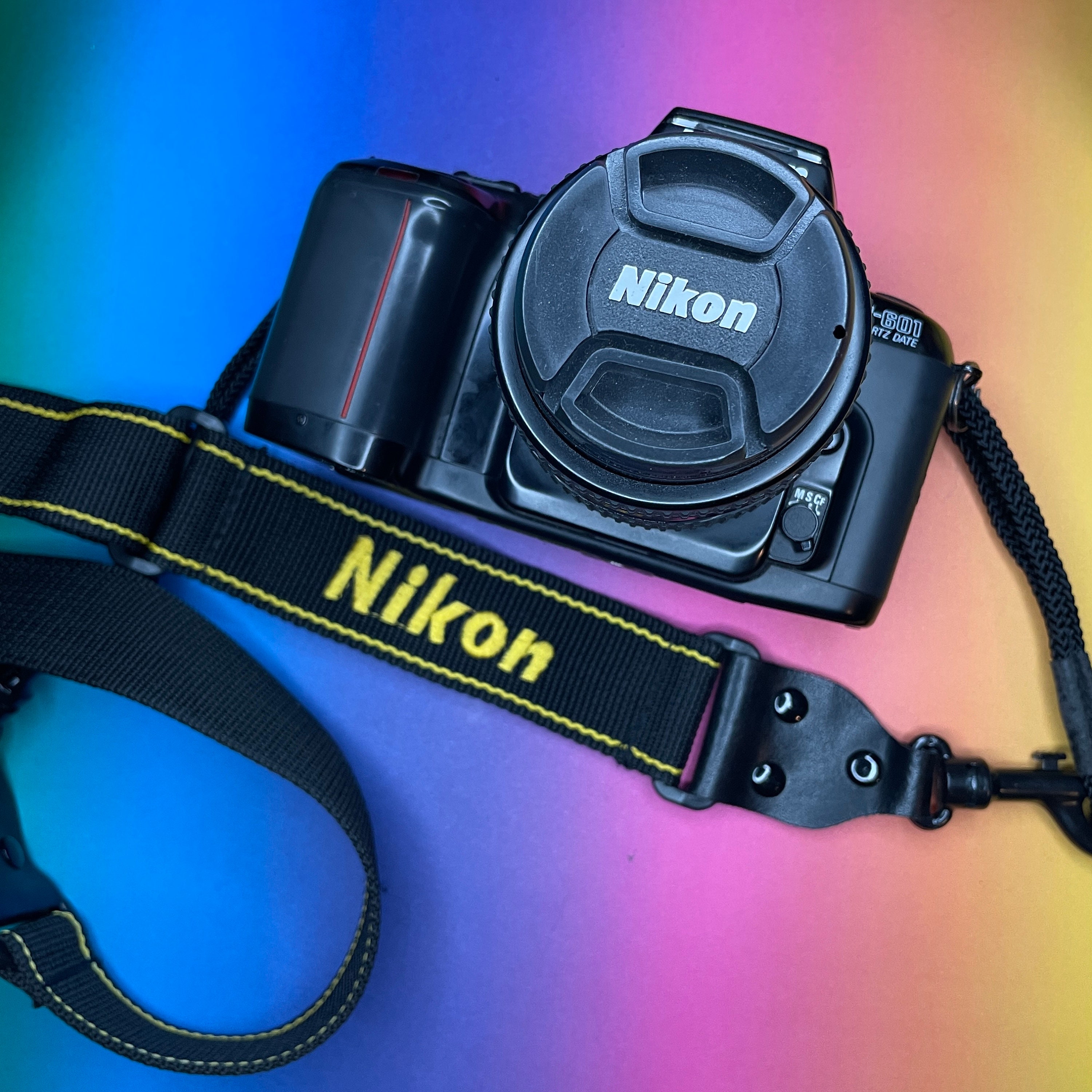 Nikon F601 AF 35mm SLR Analog Film Camera 35-70mm F3.3-4.5 AF D Nikkor ...
