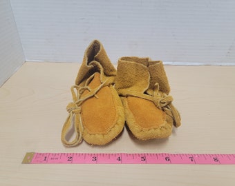 Children's moccasins wraparounds with ties