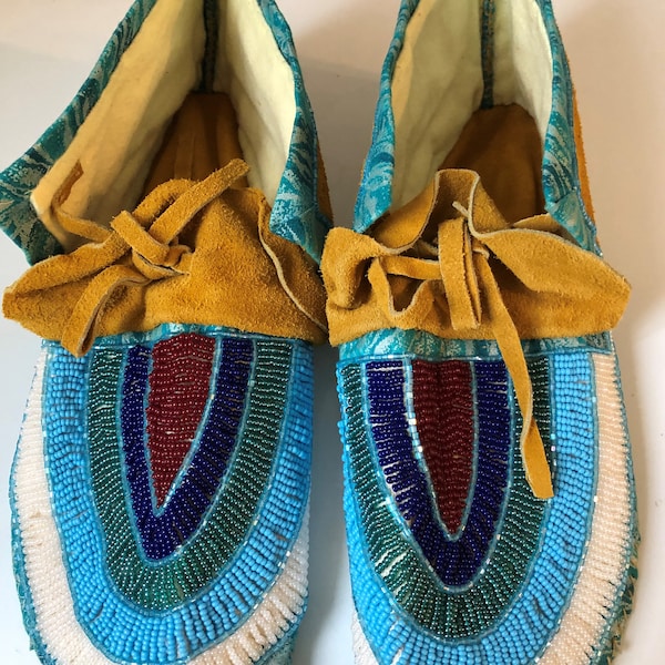 Native American Crafted Moose hide beaded moccasins - Native American Arts and Crafts - Indigenous Crafts - Slippers - Made in Canada