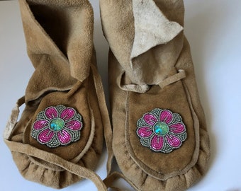 Native American Hand Crafted Moose Hide Full Wrap Mukluks - Indigenous Arts and Crafts - First Nations Canada