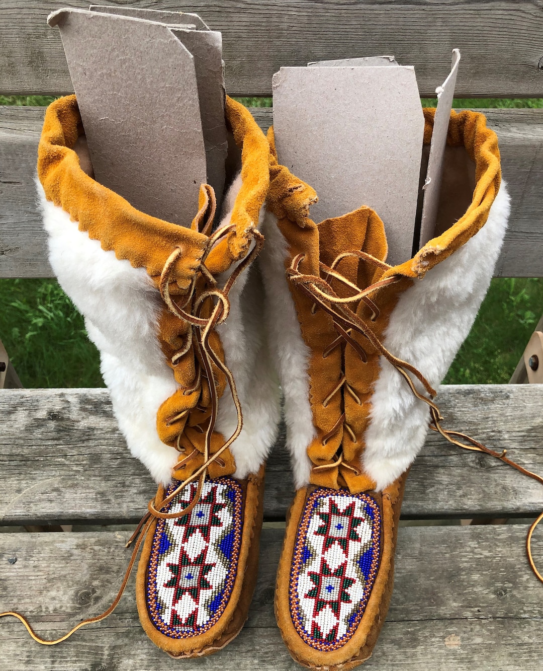 Pre Owned Native American Hand Crafted Beaded Moose Hide Mukluks Soft