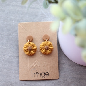Clay earrings| handmade clay earrings| clay earrings dangle|n clay earrings handmade| floral clay earrings| sunflower earrings| clay earring