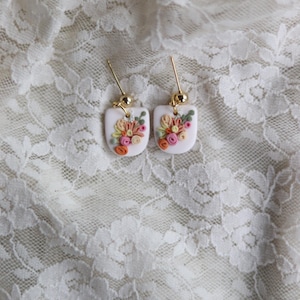handmade polymer clay earring, handmade earrings, handmade jewelry, polymer clay earrings, polymer clay, clay earrings, flower earrings