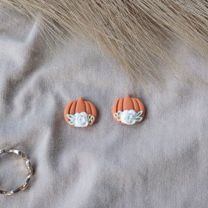 Fall clay earrings| fall pumpkin clay earrings | fall earrings | handmade fall earrings|pumpkin clay earrings| pumpkin earrings|pumpkin stud